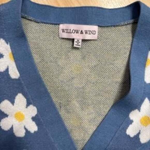 Willow & Wind Blue Daisy Cardigan, Women's Floral Sweater M - Picture 2 of 3